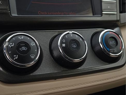 Used 2013 Toyota RAV4 LE image 15