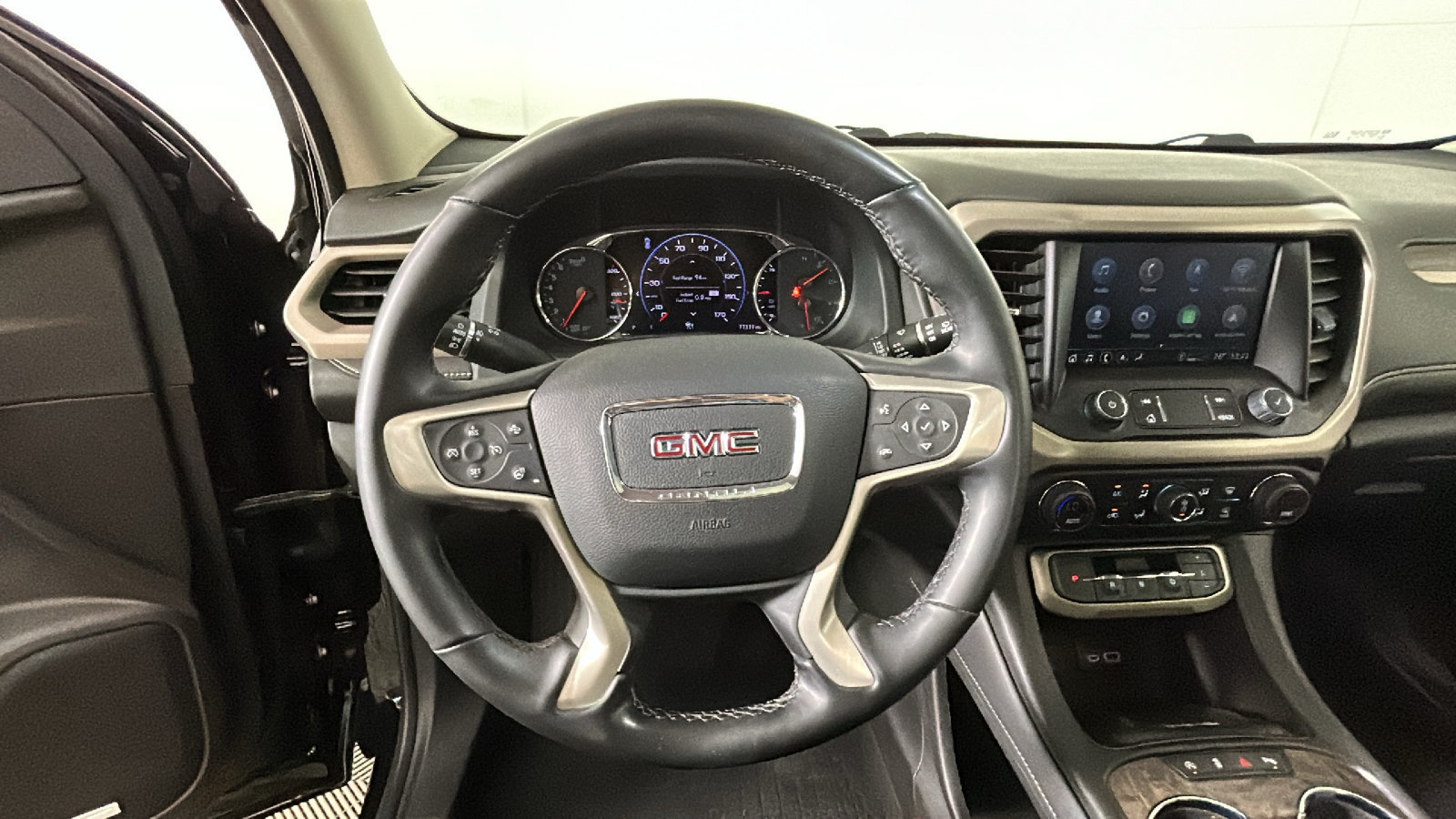 Used 2023 GMC Acadia Denali w/ Black Diamond Edition AWD/4WD image 17
