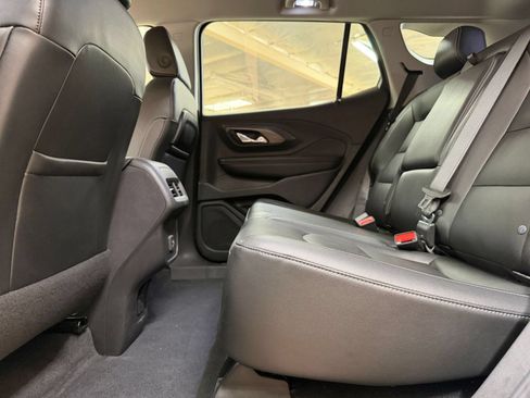 Used 2024 GMC Terrain SLT AWD/4WD image 28