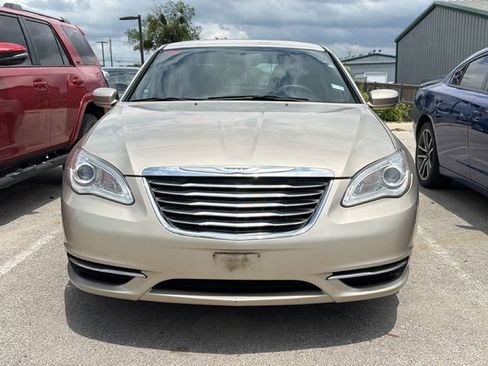 Used 2013 Chrysler 200 LX FWD image 2