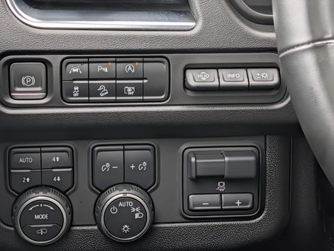 Used 2023 Chevrolet Suburban High Country w/ LPO, Illumination Package AWD/4WD image 26
