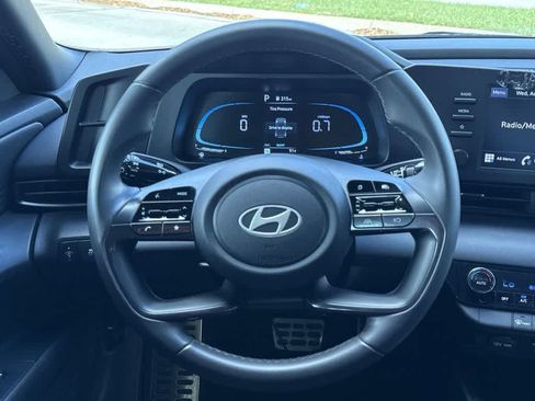 Used 2025 Hyundai Elantra Sport FWD image 14