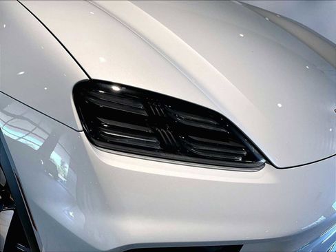 New 2026 Porsche Macan GTS Electric image 12