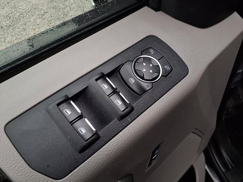 Used 2015 Ford F150 XLT w/ Equipment Group 302A Luxury image 22