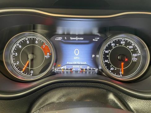 Used 2019 Jeep Cherokee Trailhawk AWD/4WD image 5