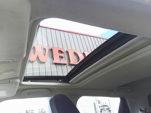 Used 2017 Nissan Juke SV image 15