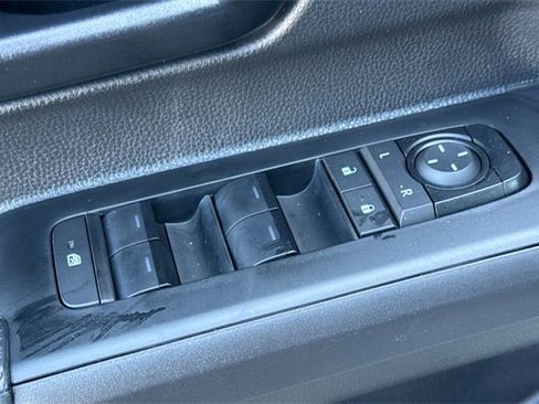 Used 2025 Toyota Tacoma SR5 image 12