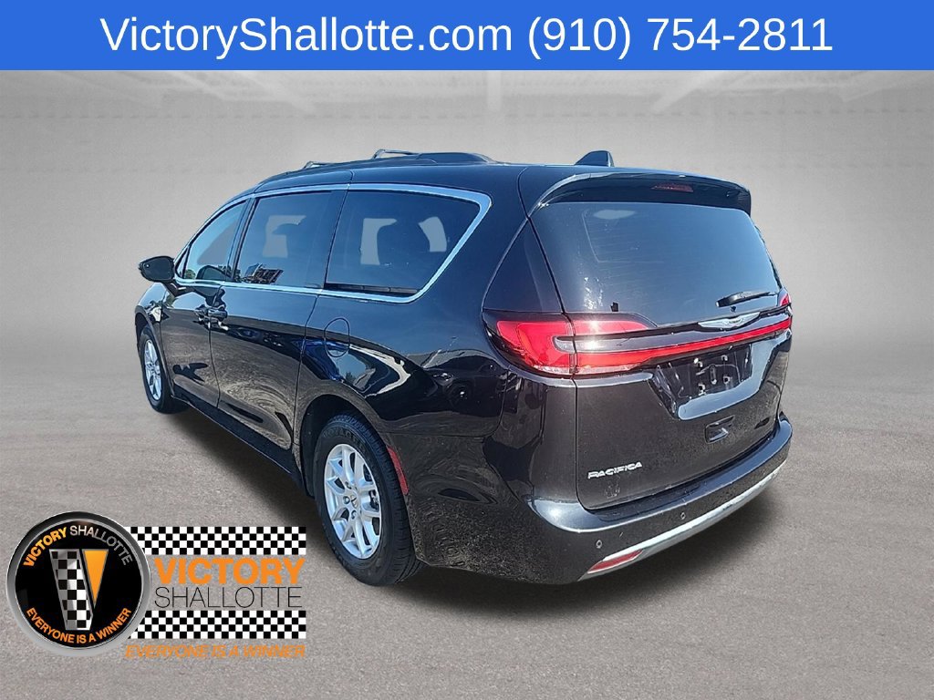Certified 2022 Chrysler Pacifica Touring-L FWD image 28