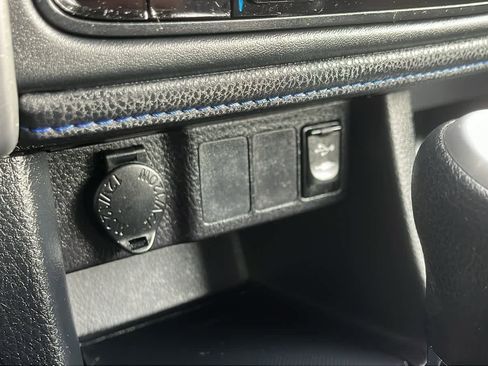 Used 2017 Toyota Corolla SE image 20