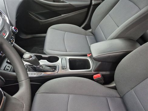 Used 2019 Chevrolet Cruze LT image 27