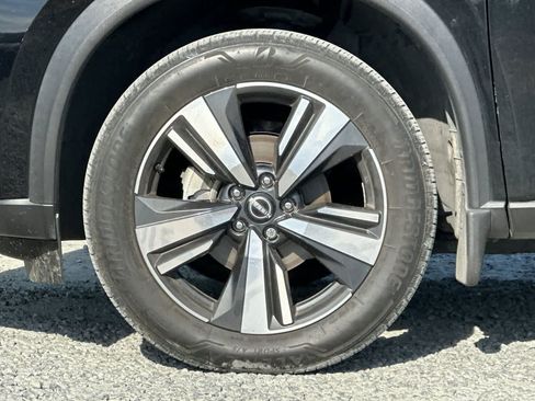 Used 2023 Nissan Rogue SL FWD image 12