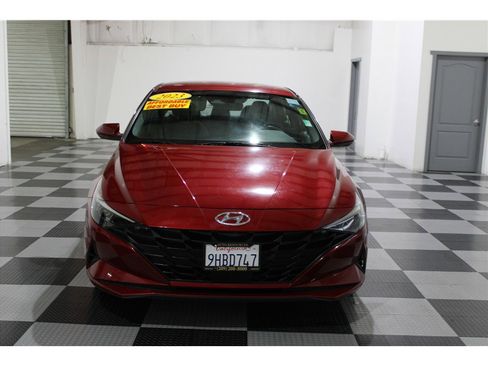 Used 2023 Hyundai Elantra SEL w/ Convenience Package image 2