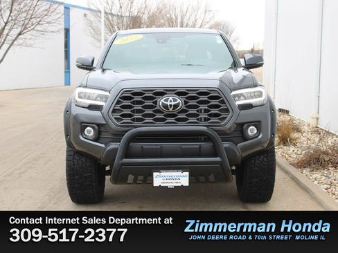 Used 2022 Toyota Tacoma TRD Off-Road image 4