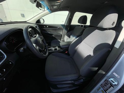 Used 2019 Kia Sorento LX image 25