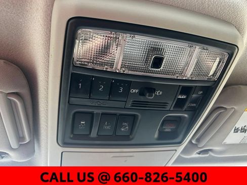 Used 2018 Toyota 4Runner Limited AWD/4WD image 20