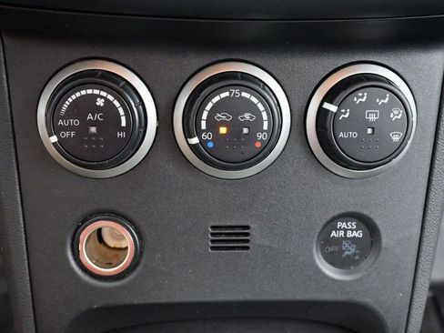 Used 2013 Nissan Rogue SL AWD/4WD image 24