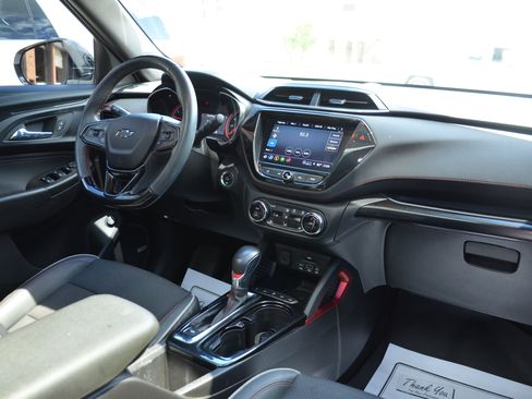 Used 2022 Chevrolet TrailBlazer RS w/ Sun and Liftgate Package AWD/4WD image 39