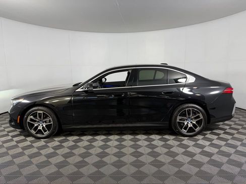 Used 2025 BMW i5 xDrive40 w/ Premium Package image 10