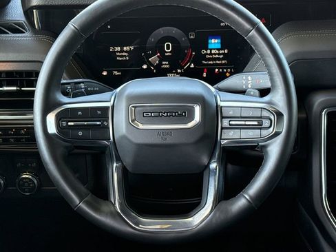 Used 2025 GMC Yukon XL Denali image 22