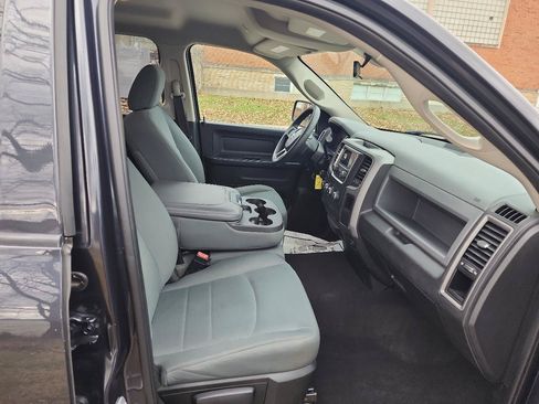 Used 2018 RAM 1500 ST w/ SXT Appearance Group AWD/4WD image 12