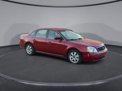 Used 2006 Ford Five Hundred SE FWD image 2