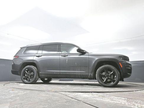 New 2025 Jeep Grand Cherokee L Limited w/ Black Appearance Package image 40