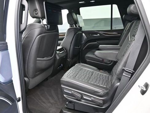 Used 2024 Cadillac Escalade Sport Platinum w/ LPO, Floor Liner Package AWD/4WD image 17