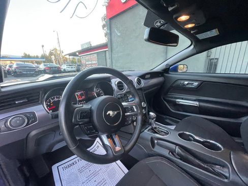 Used 2015 Ford Mustang Coupe image 9