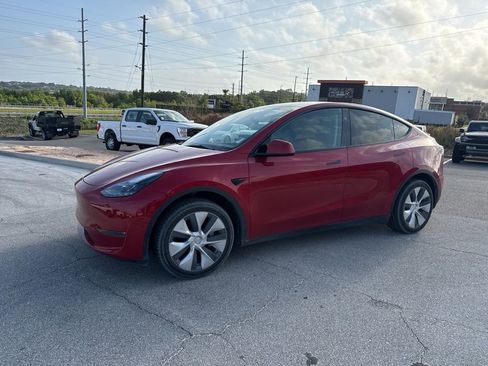 Used 2024 Tesla Model Y Long Range image 5