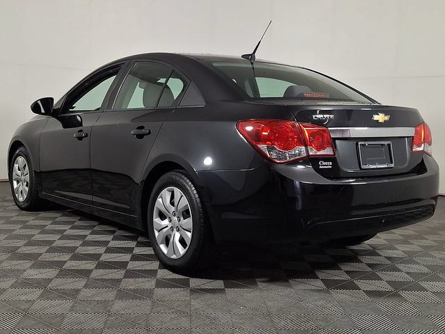 Used 2013 Chevrolet Cruze LS FWD image 6