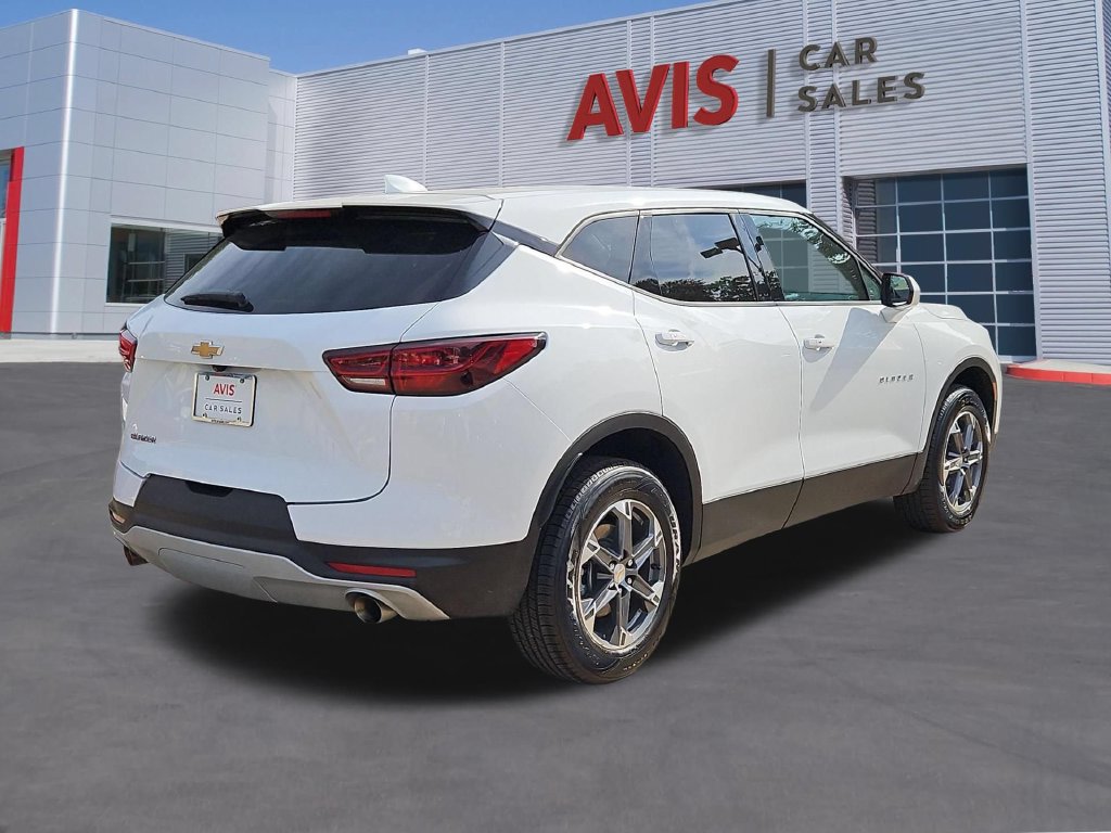Used 2025 Chevrolet Blazer LT FWD image 5