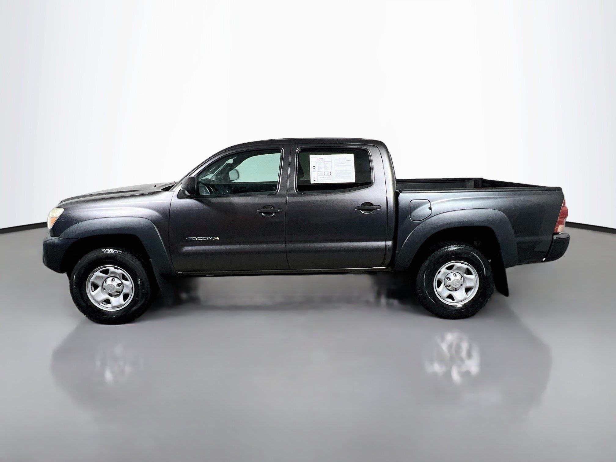Used 2015 Toyota Tacoma PreRunner w/ Convenience Package RWD image 9