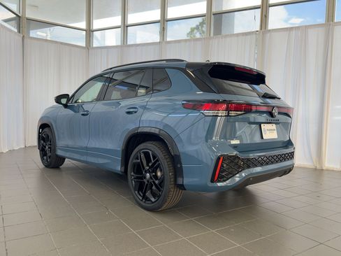 New 2026 Volkswagen Tiguan SE R-Line image 3