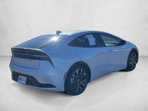 Certified 2025 Toyota Prius Plug-In Hybrid image 5