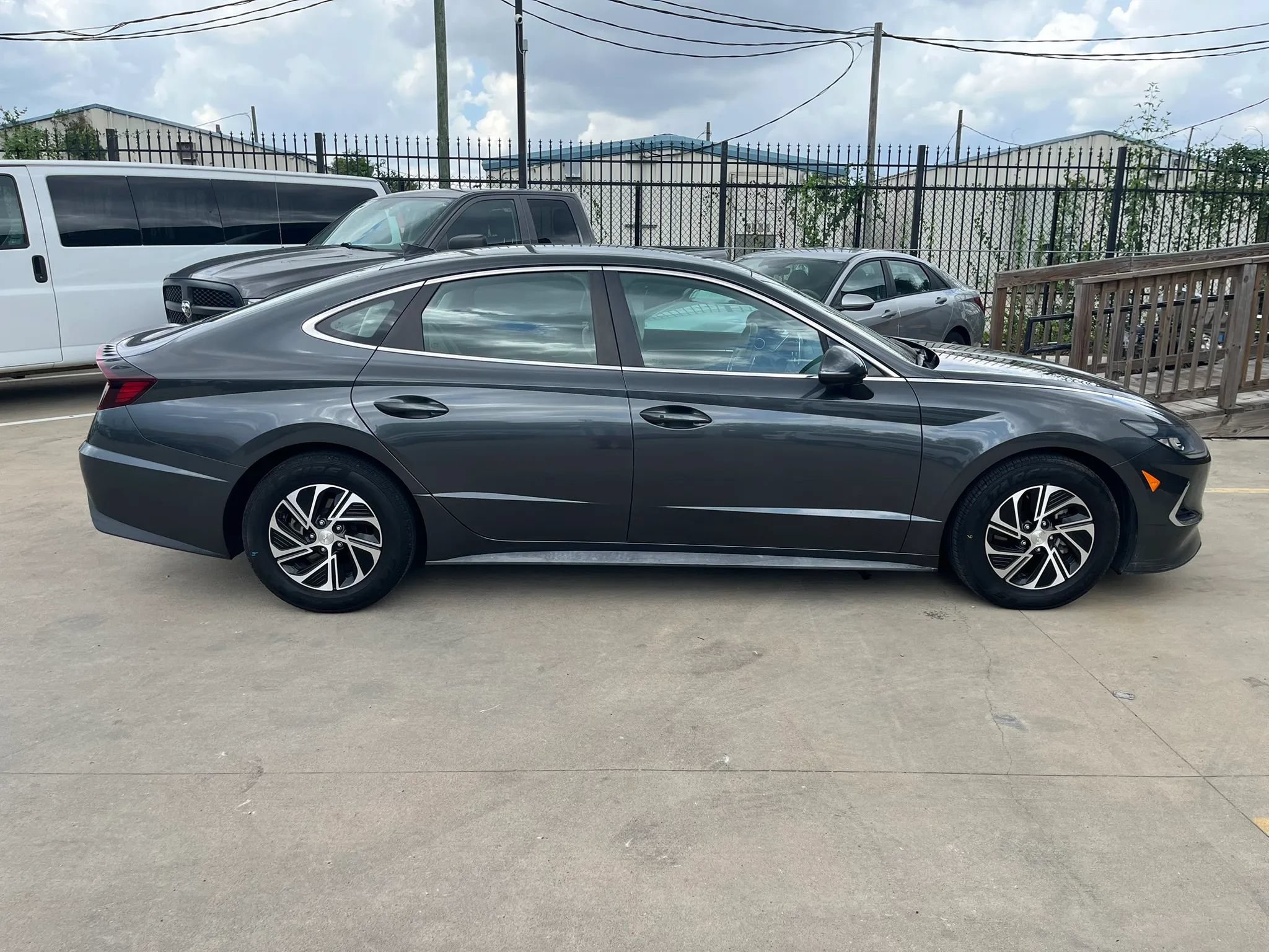 Used 2021 Hyundai Sonata Blue FWD image 12