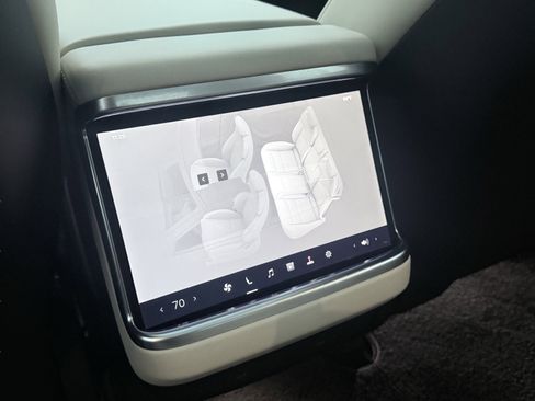 Used 2023 Tesla Model S Plaid image 55