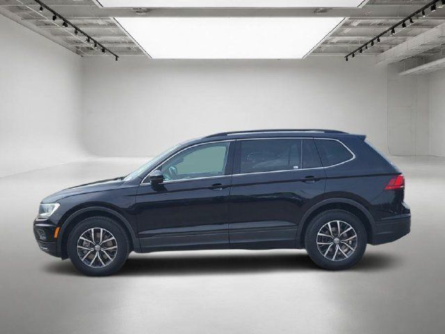 Used 2019 Volkswagen Tiguan SE w/ Panoramic Sunroof Package AWD/4WD image 2
