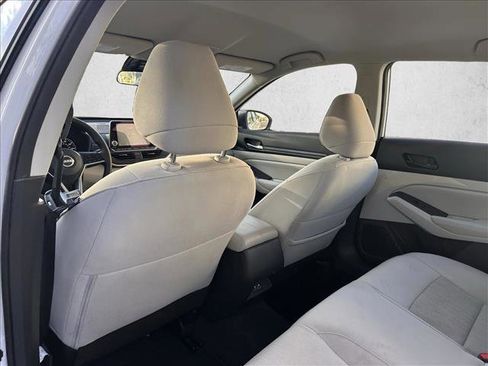 Used 2024 Nissan Altima 2.5 SV image 22