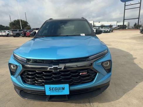 Used 2025 Chevrolet TrailBlazer RS w/ Convenience Package FWD image 3