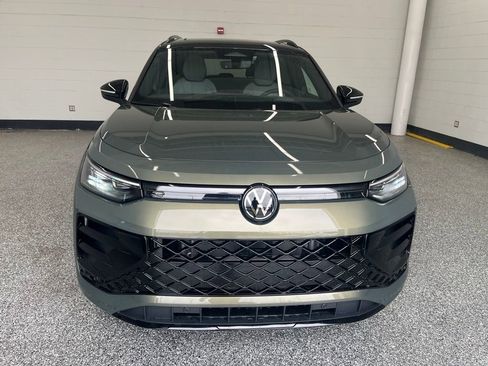 New 2026 Volkswagen Tiguan SE R-Line AWD/4WD image 10