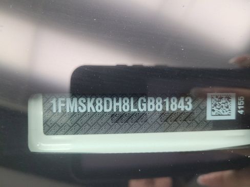 Used 2020 Ford Explorer XLT w/ Equipment Group 202A AWD/4WD image 33