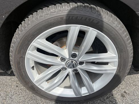 Used 2019 Volkswagen Passat 2.0T Wolfsburg w/ Wheels & Sunroof Package FWD image 13