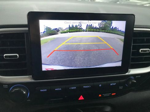 Used 2020 Hyundai Venue SEL w/ Convenience Package image 18