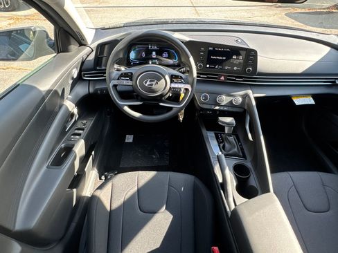 New 2026 Hyundai Elantra SE image 22