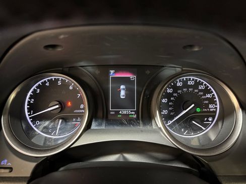 Used 2022 Toyota Camry SE w/ Cold Weather Package FWD image 16