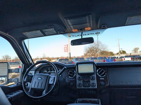 Used 2015 Ford F250 Lariat w/ Lariat Interior Package image 22