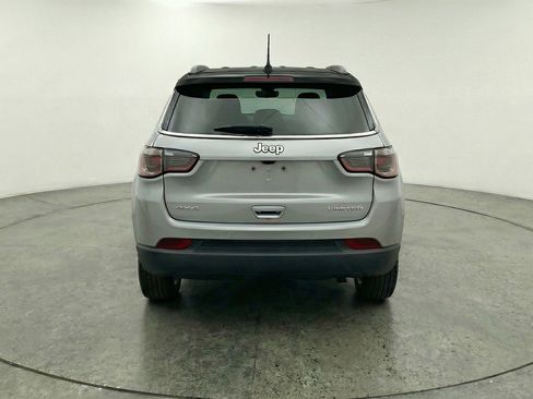 Used 2025 Jeep Compass Limited AWD/4WD image 7