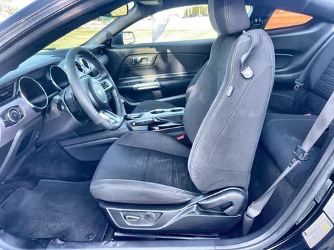 Used 2017 Ford Mustang Coupe RWD image 11