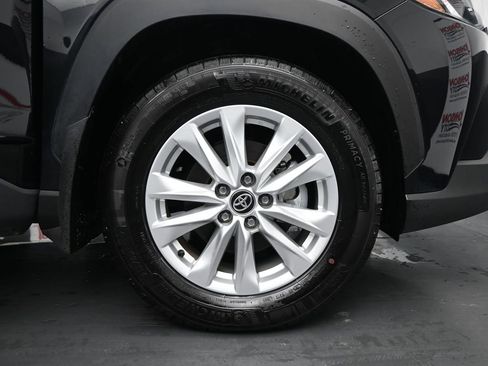 Used 2024 Toyota Corolla Cross LE image 11