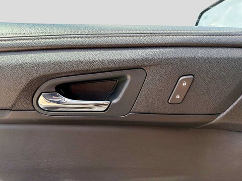 Used 2015 Chevrolet Traverse LT w/ Traveler's Package FWD image 16